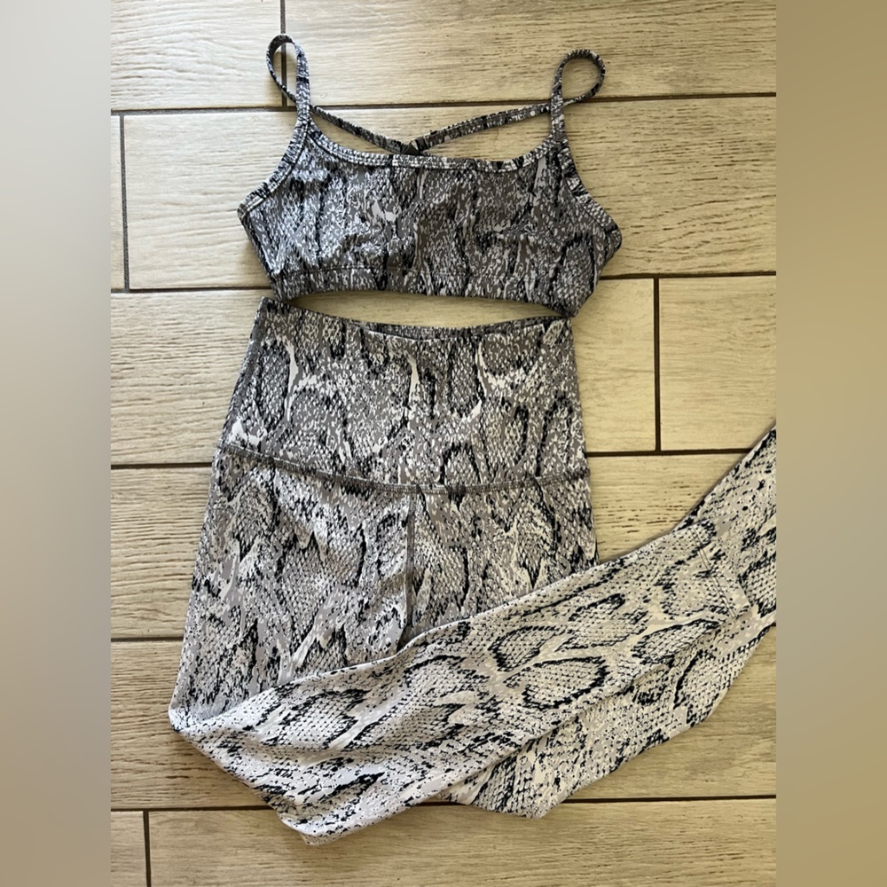 Beyond Yoga matching bra and legging set